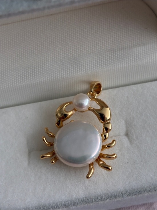 Handmade Jewelry - Gold-Plated Crab Pearl Necklace | Baroque Pearl Pendant | Beach Jewelry